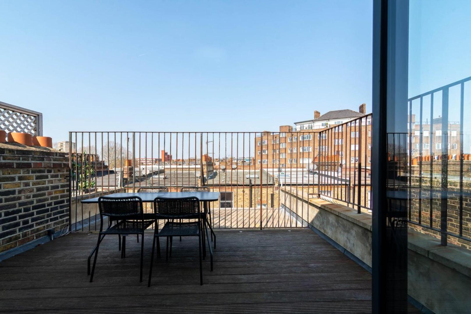 Guestready - Top Floor West Kensington Home London Ngoại thất bức ảnh