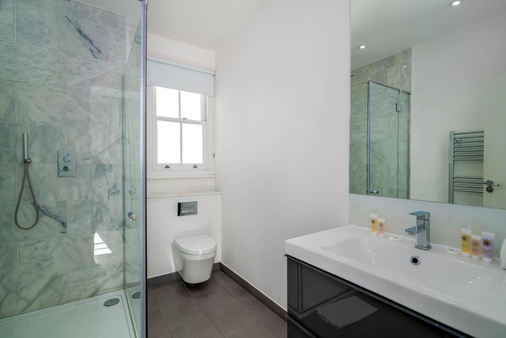 Guestready - Top Floor West Kensington Home London Ngoại thất bức ảnh